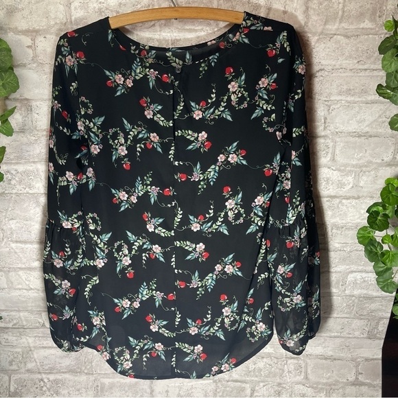 Lauren Conrad Top Women’s Sz‎ S Snow White Sequin Apple Top - Picture 8 of 9